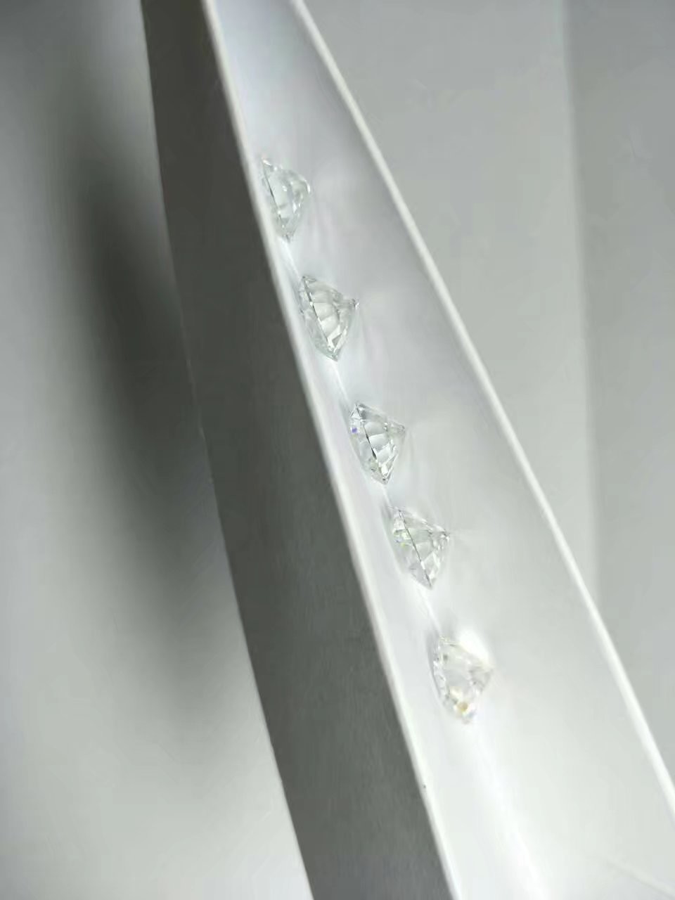 Mini Round Loose Moissanite Gemstone Brilliant Cut For Cluster Setting