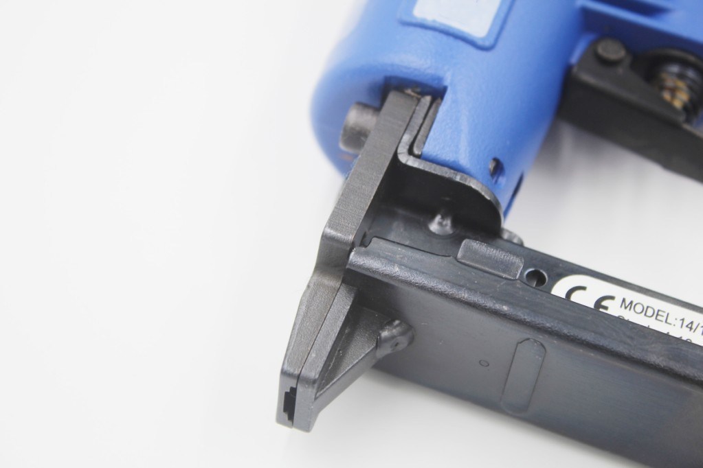 Hot Sale Durable 22gauge Fine Crown Air Pneumatic Staple Gun Air Stapler 1416 for Furniture Decoration