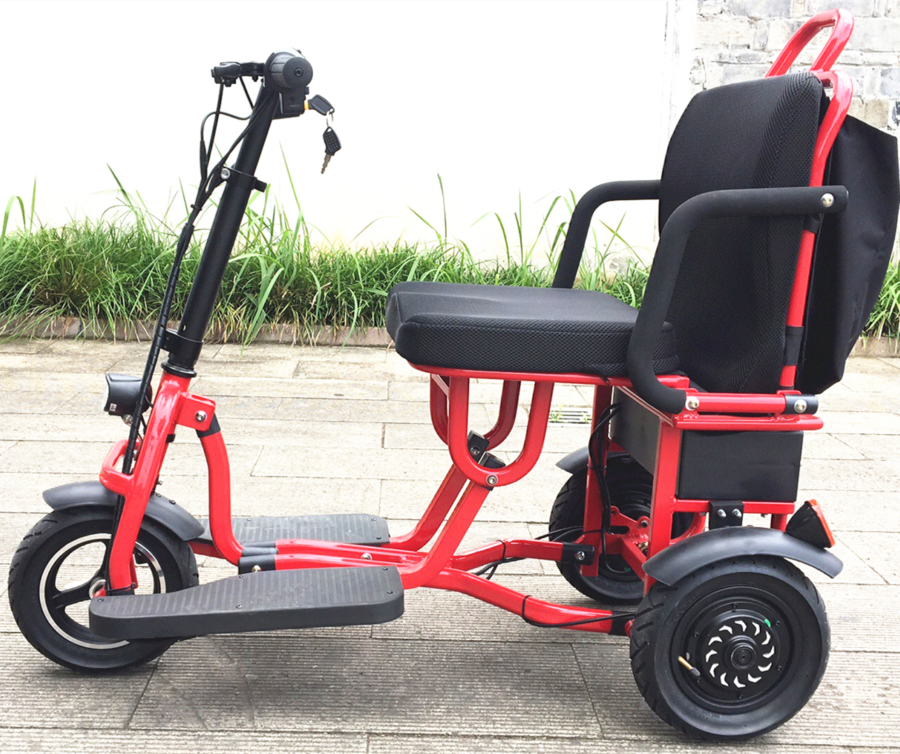 48V 10Ah Lithium Battery Fully Enclosed Mobility Scooter Fully Equipped Range 25-30km