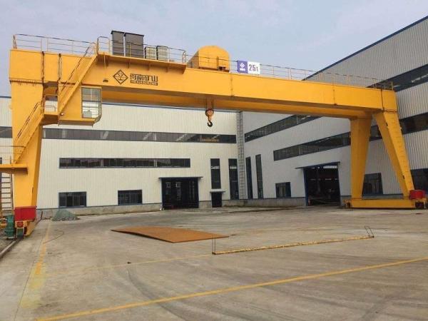 IP55 Rail Mounted Double Girder 20 Ton Gantry Crane For Iron Steel Chemical