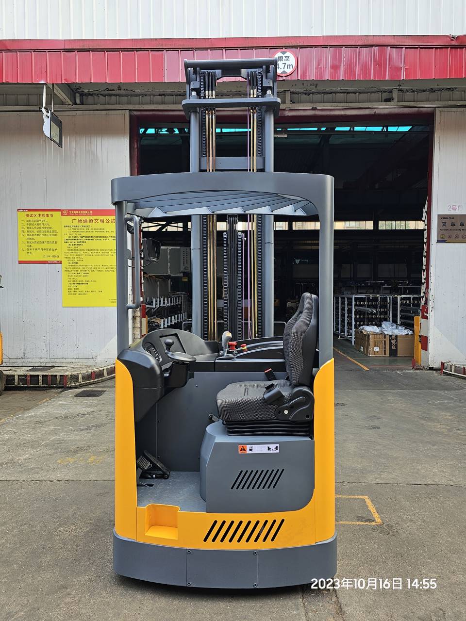 Construction Works Electric Reach Truck 2 Ton Charger Included for Easy Operation
