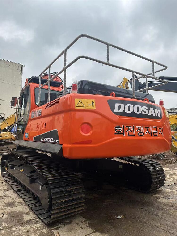Doosan DX60 DX80 DX75 DX150 DX225 Excavators with 29500KG Operating Weight