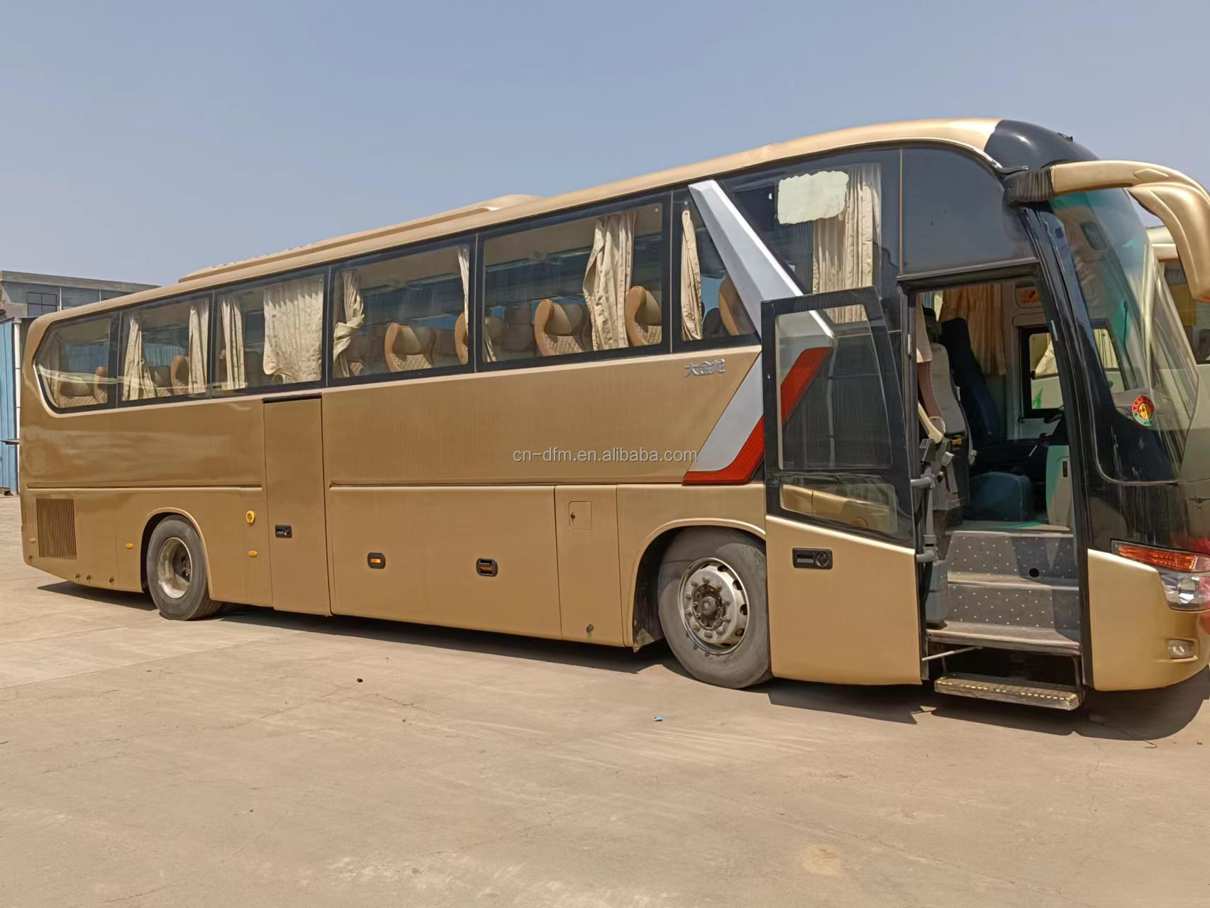 Left Hand Driver 70 Seater Bus Luxury Tour Passenger Coach with Euro 4 Emission Standard