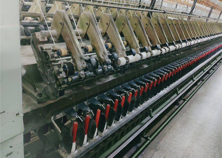 Ring Spun 100 Polyester Spun Yarn Ne40/2 And 40/3 Sewing Thread