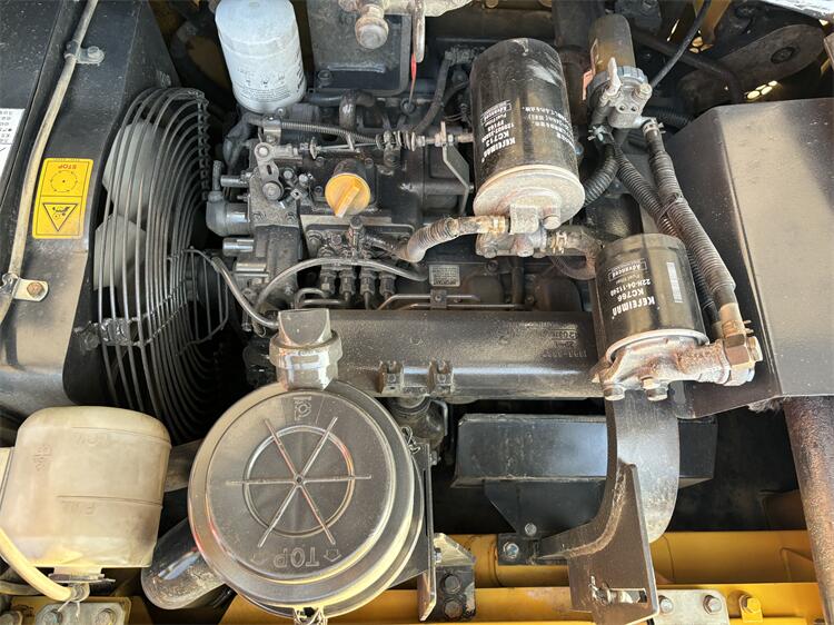 Used Komatsu Pc56-7 Excavator With Original Hydraulic Valve In Low Hours In Shanghai