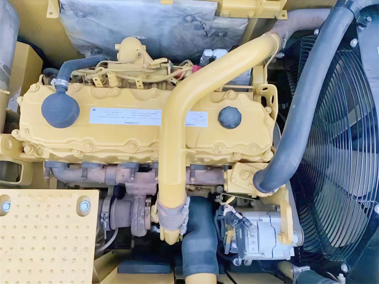 2019 Caterpillar Original Crawler Cat326d2 Excavator in Good Condition Made in Japan