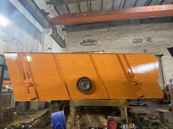 Buy cheap Circular Type Vibrating Screen Machine 50 - 400TPH from wholesalers