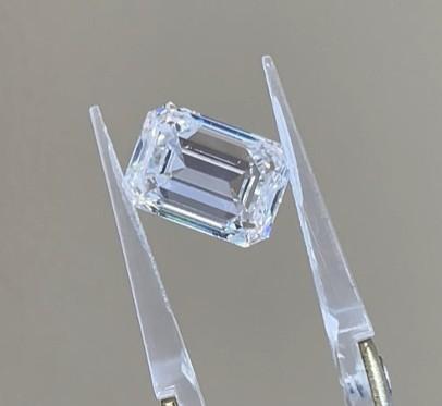 Buy cheap Jewelry Production Lab Grown Diamond CVD Emerald Cut 2-33 Carat DEF VS-VVS2 IGI Certified from wholesalers