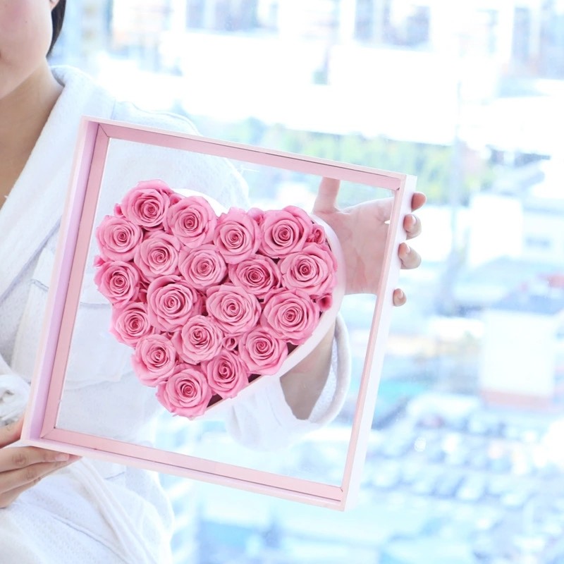 Real rose New Arrival 2021 Real Preserved Roses Heart Shape Acrylic Box Gift For Valentines Day