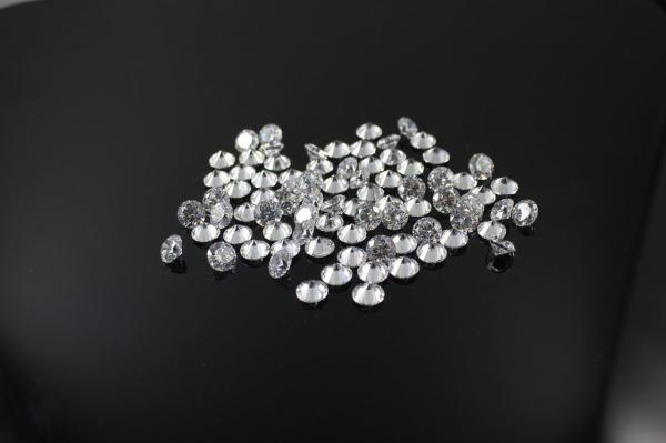 Diamond Moissanite DEF color 5mm 0.5cts VVS clarity Brilliant cuting for