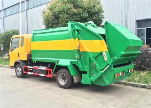 Buy cheap HOWO 4X2 8m3 Garbage Compactor Truck / 5 Ton Compressed Garbage Truck from wholesalers
