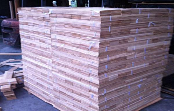 Buy cheap Sliced Cut Red Oak Veneer Sheets Floor Face , Fine Straight from wholesalers