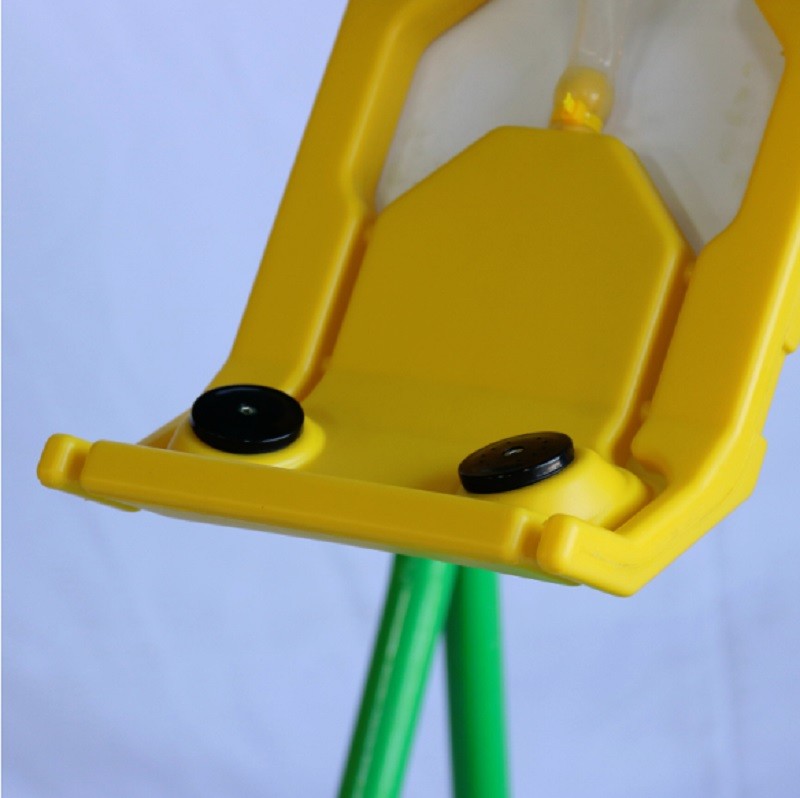 Green Trolley portable eyewash emergency eyewash 30L(8gallon) ABS portable eye wash station, plastic emergency eye wash