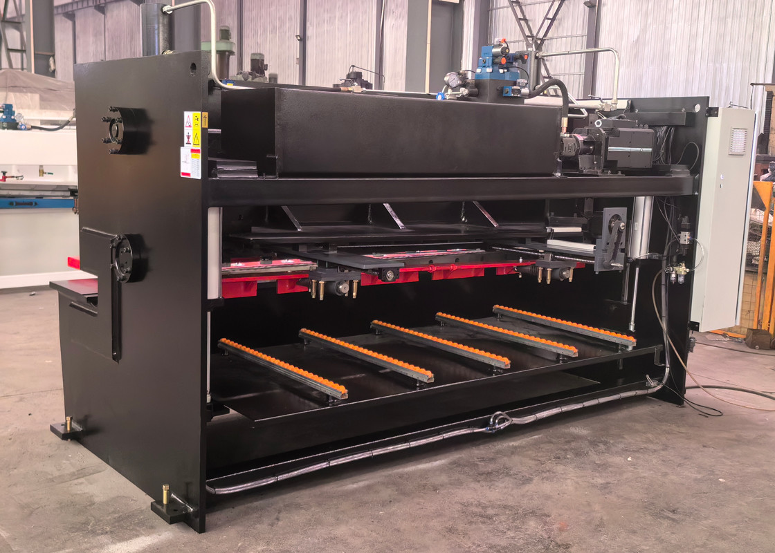 High-End Hydraulic Guillotine With Automatic Angle Adjustment And Blade Gap Adjustment For Precise 4mm Cutting DAC360T