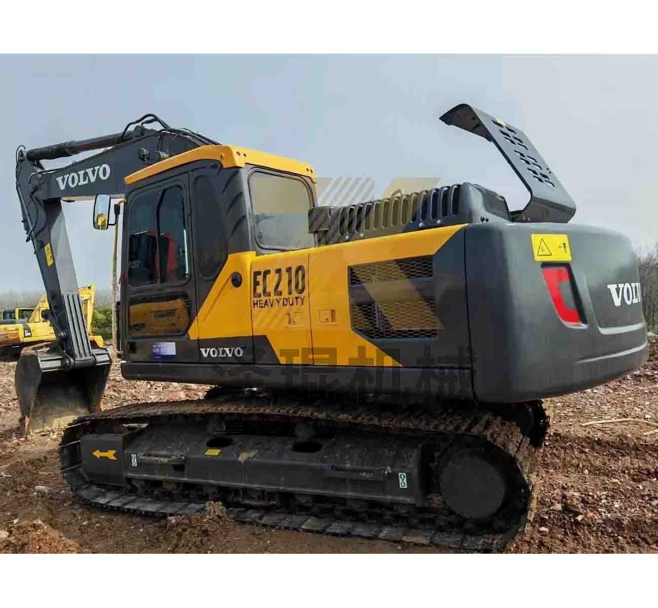 Used Volvo EC210 Excavator 976 hours 1.0m³ bucket capacity.