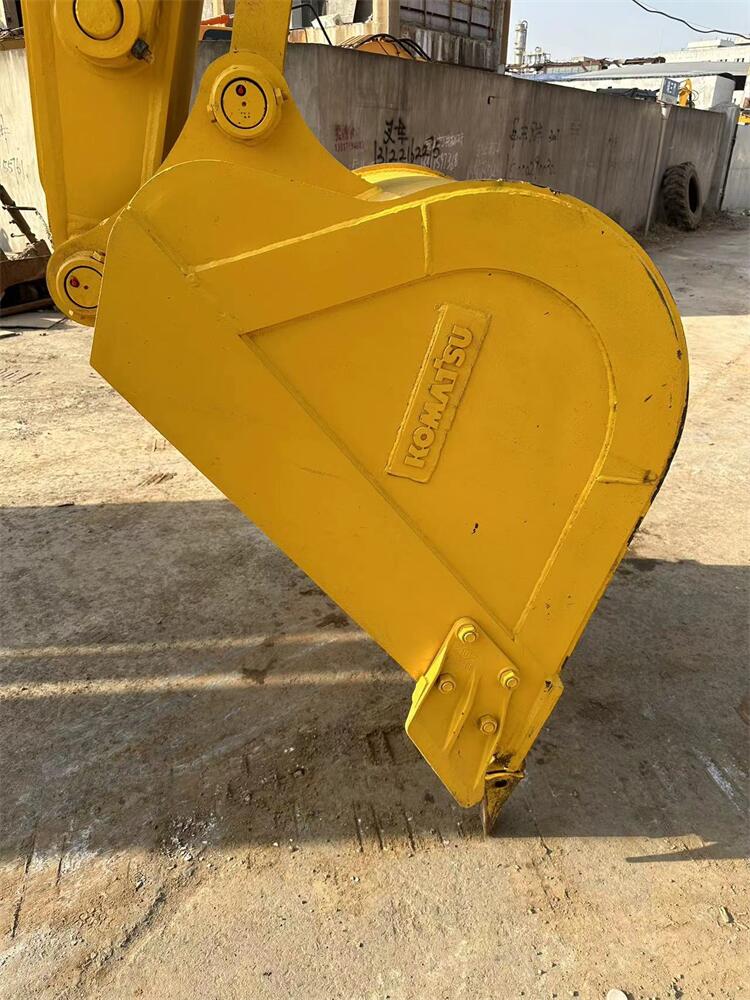 Original Hydraulic Valve Used Excavator Komatsu PC240-8 Made in Japan 2022 Year Model
