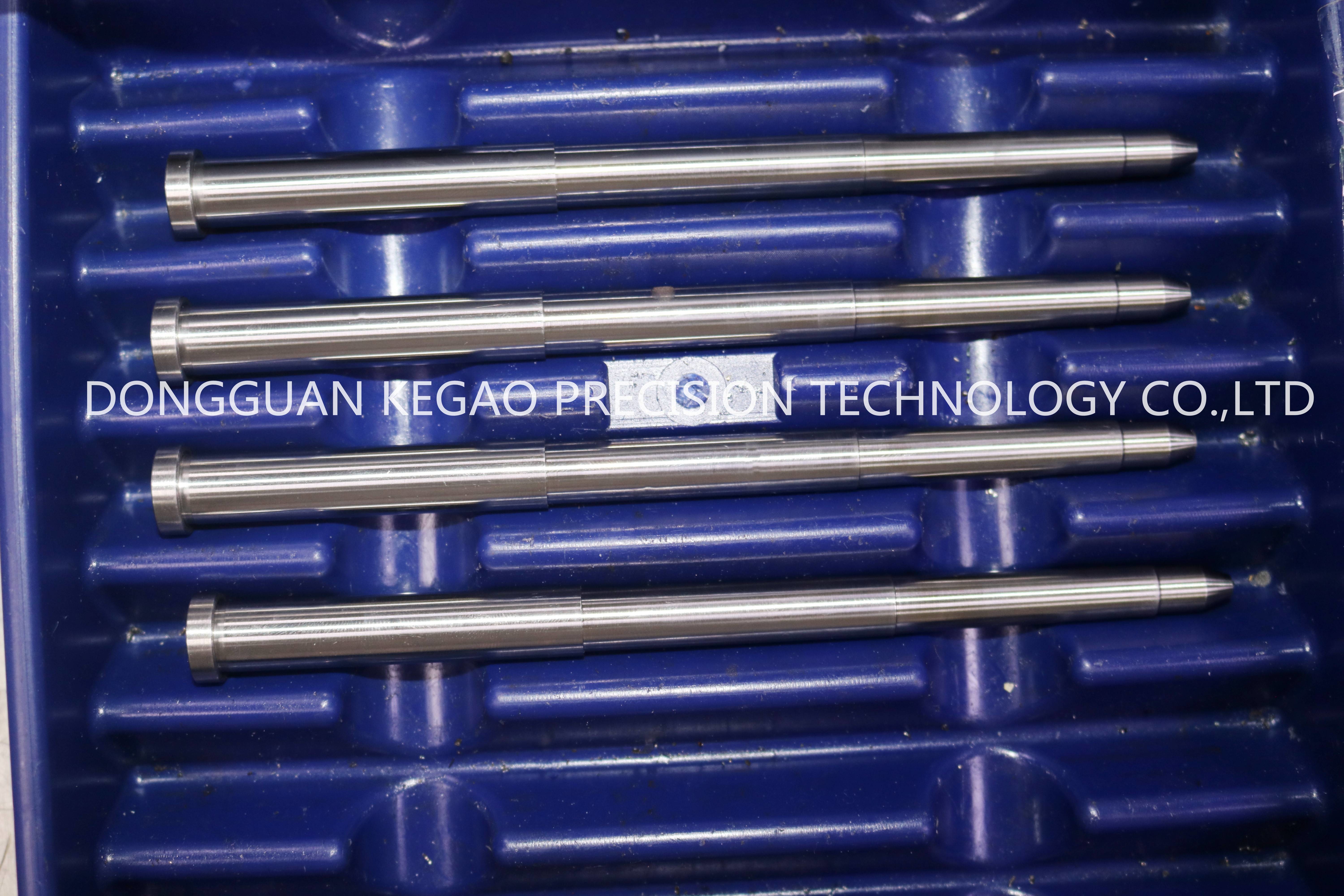 STAVAX Ejector Pins And Sleeves HRC 50-52 Hardness 0.005mm Tolerance