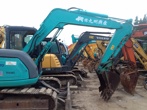 Kobelco SK200 Used/second hand Crawler Excavator Japanese engine Kobelco75 SK75 Kobelco 75 on excellent condition