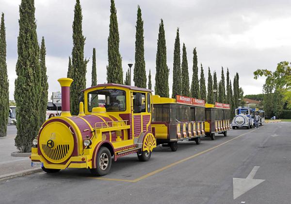 Buy cheap Theme Park Electric Trackless Train 72 Person 4m×1.65m×2.5m Train Head from wholesalers