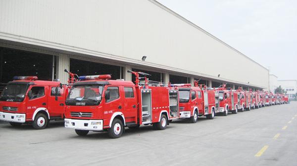 Buy cheap 1000 Gallons Small Fire Engine with Double Row Cabin of 5 Firefighters from wholesalers