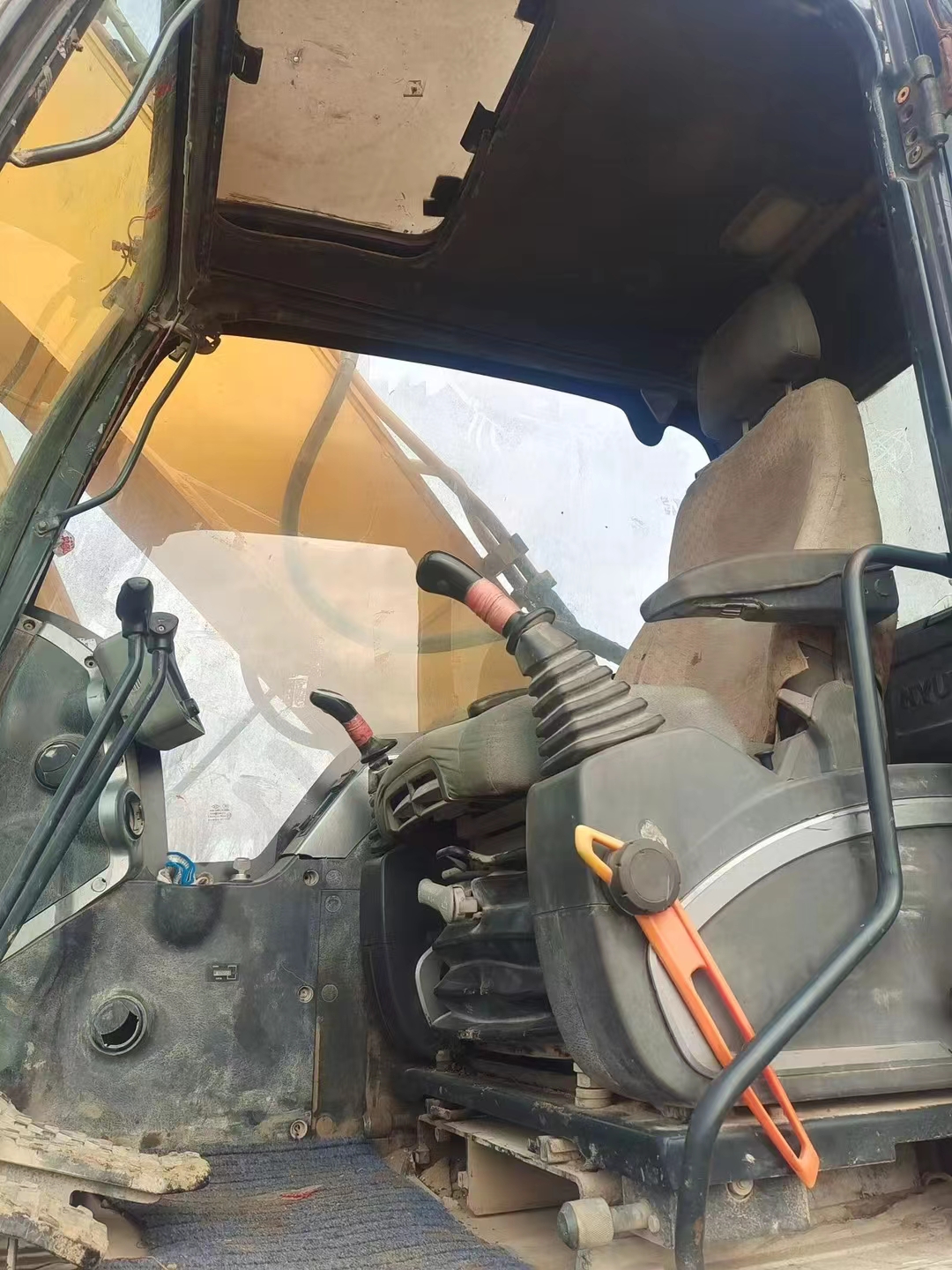 Transport Width 2.99 m Used Hyundai 305 305lc-9T Excavator in Good Condition for Sell