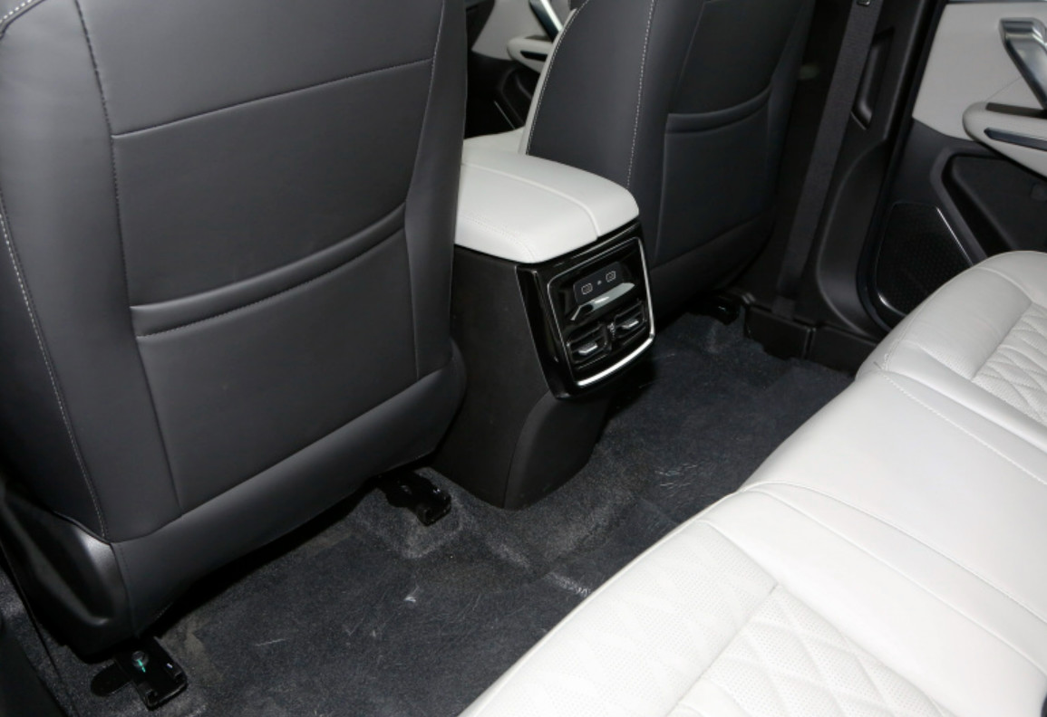 2023 Jetour X70 Plus 1.6T DCT Qiangzhe PRO 5 Door 7 seats Medium SUV