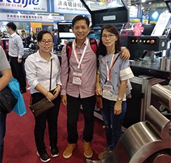 YZ900 Automatic Sheet Metal Polishing Deburring Machine For Laser Cutting Parts