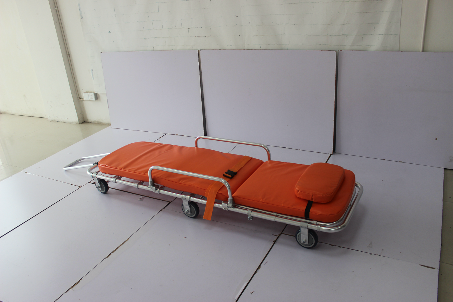 High Quality Medical Devices Emergency Aluminum Alloy Ambulance Stretcher for Transfer Patient 190 X 62 X 23cm