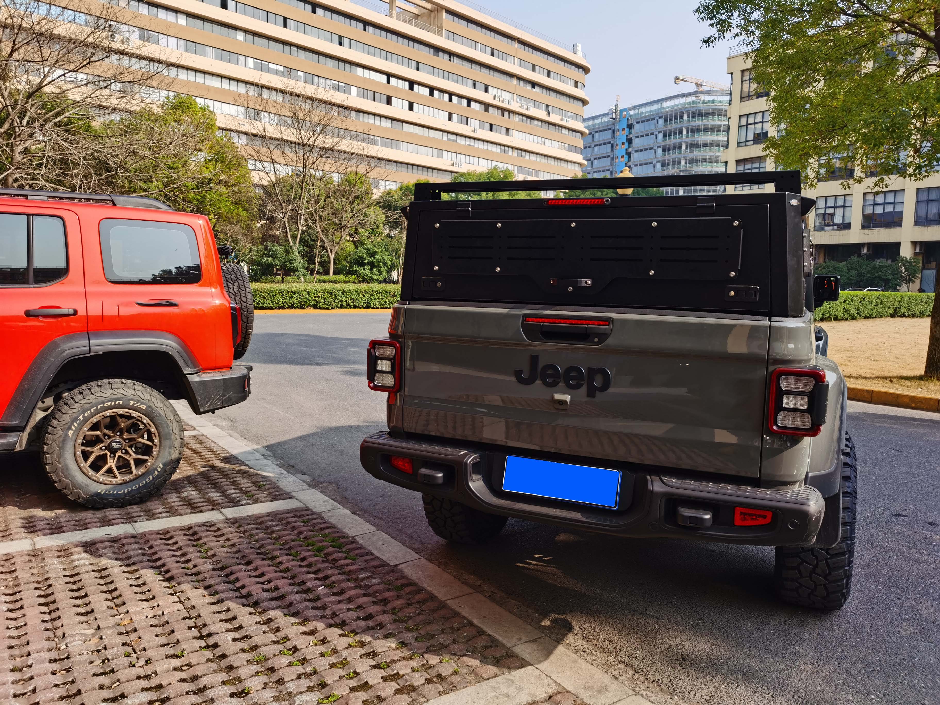 OEM Service Accepted Black Powder Coated Truck Canopy for Jeep Gladiator Topper Camper