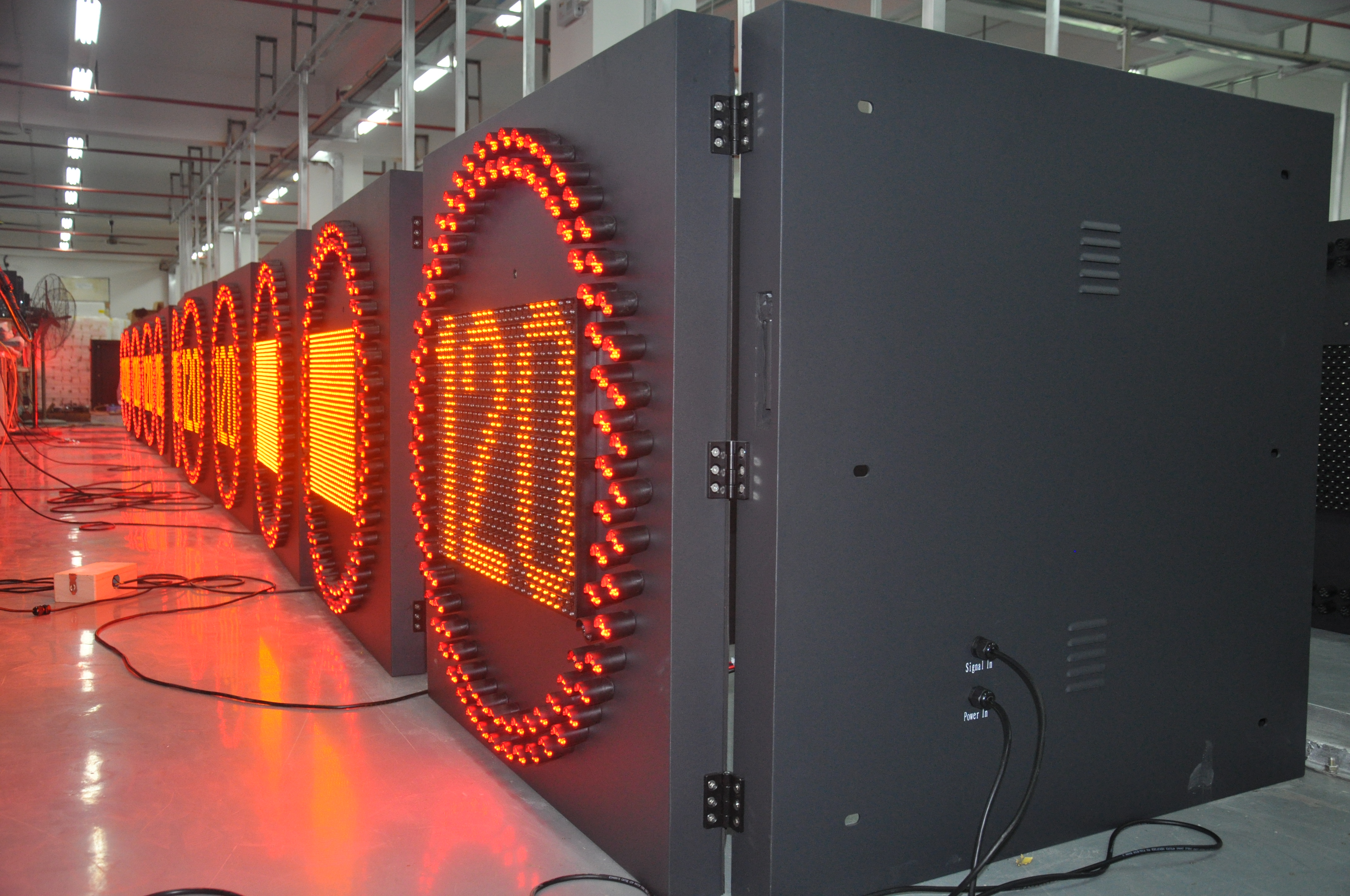 High Resolution Full Matrix Display Led Variable Speed Limit Sign for Traffic Meeting