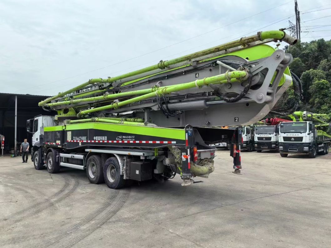 Zoomlion Concrete Pump Truck 51m Concrete Mixing Plant Heavy Equipment