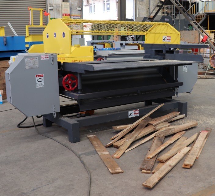 Wood Pallet Crusher 37KW Wooden Pallet Crushing Machine With Nails Out