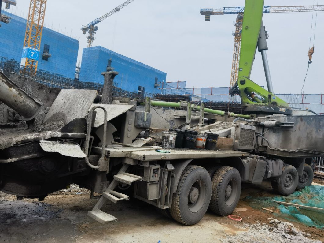 2017 Good Condition Zoomlion 56m Benz Machinery Concrete Equipment Concrete Placing Boom Pumping Machine Second Hand Truck Mounted Concrete Pump