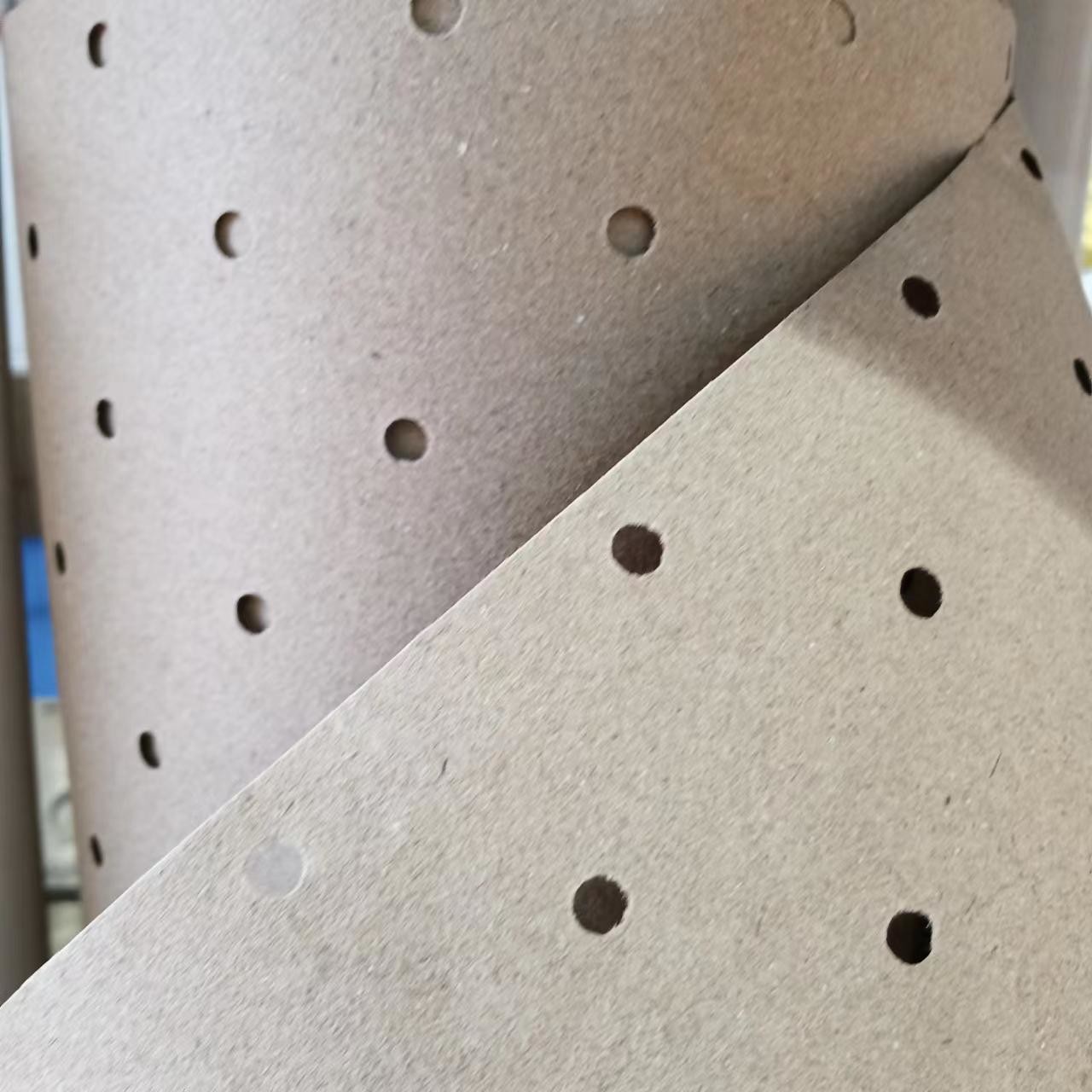 Punched Round Hole Kraft Underlay Paper , 45gsm White Kraft Liner Paper