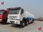 Sinotruk HOWO 8X4 40000L Oil / Fuel Tank Truck WD615.47 Engine