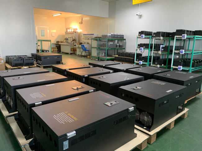 55KW 75HP Motor Three Phase Vector Control Inverter 220 To 380 Volt Inverter