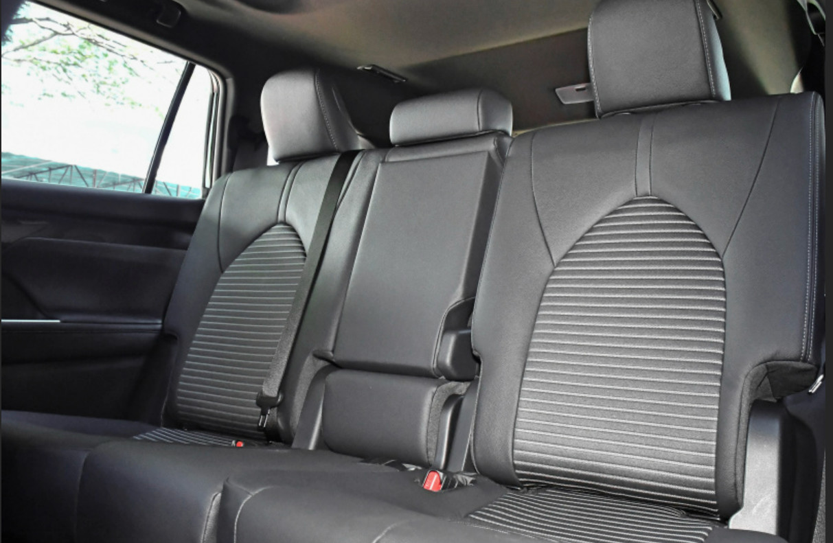 Toyota CROWN KLUGER 2.5L HEV all-wheel-drive haohua version 5 Door 7 seats Mid-size SUV