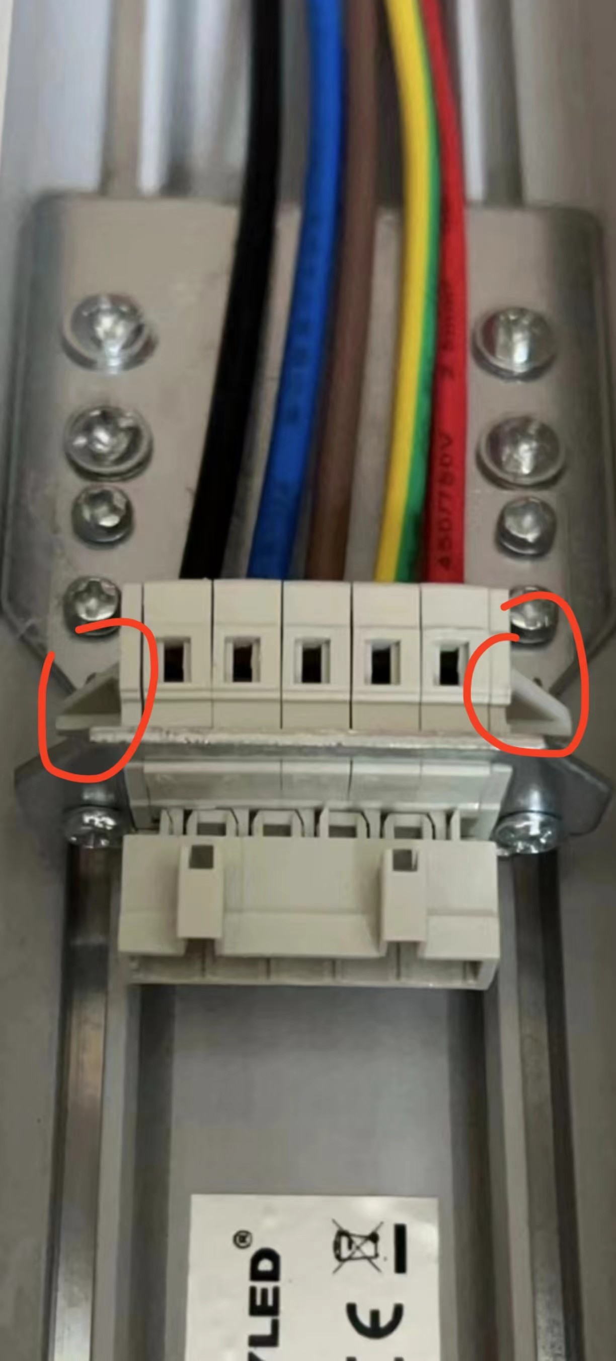 White 5 Poles LED Light Connectors 15.0mm Center Space 250V/15A 22-14 AWG Wire Range
