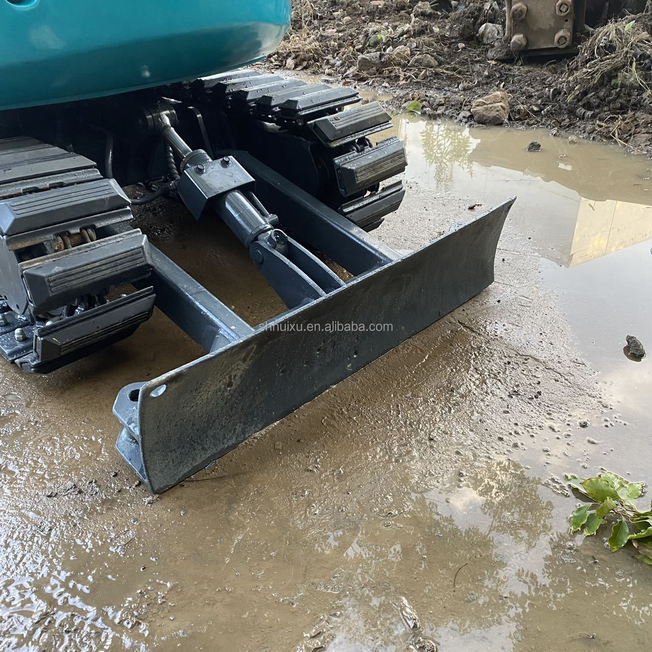 used 2T Kubota U17 charged diesel hydraulic crawler excavator have high quality with a discount price on construction kubota U35