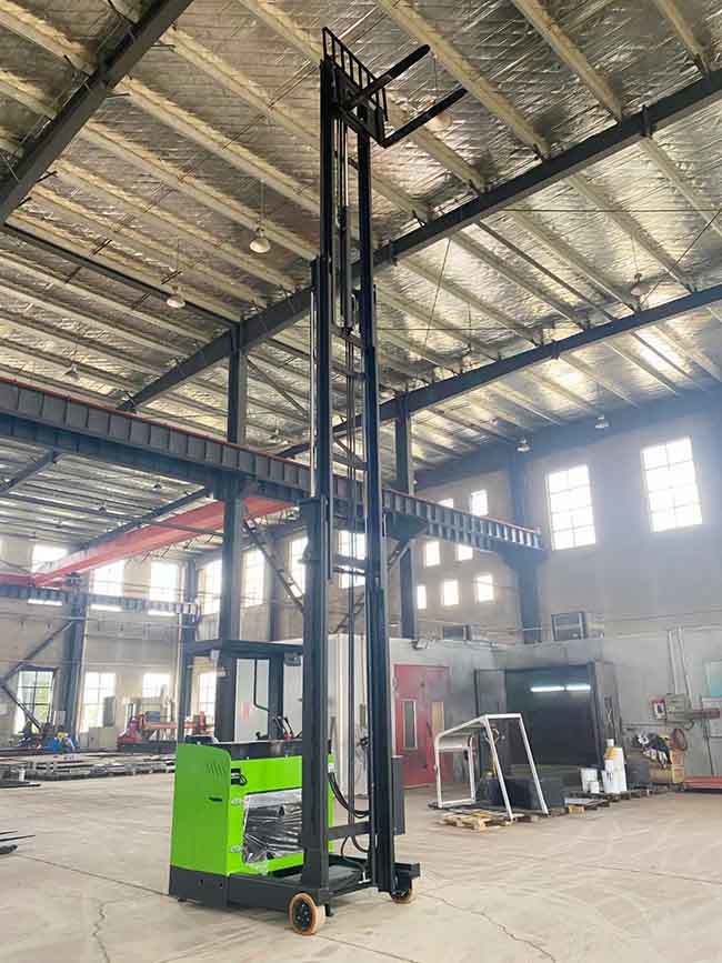 CQD15BS Electric Reach Truck 1500kg Seat Type Triplex 3m-9m Mast