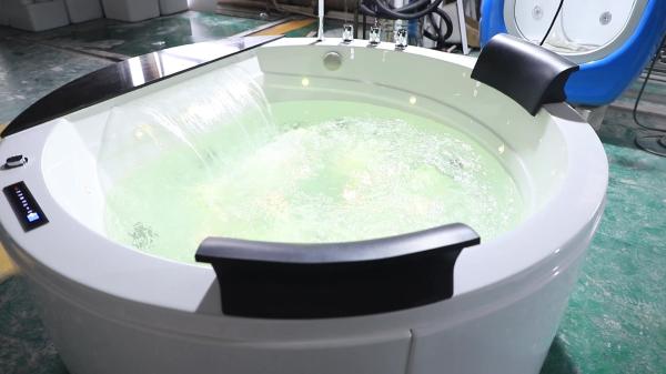 Buy cheap 1700 X 800 1700 X 700 Whirlpool Spa Bathtub Therapy Jacuzzi Round Jetted Tub from wholesalers