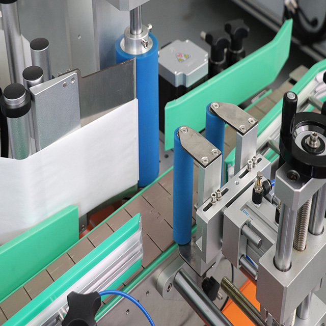 15mm Semi Automatic Water Round Glass Bottles Manual Sticker Printing Label Machine