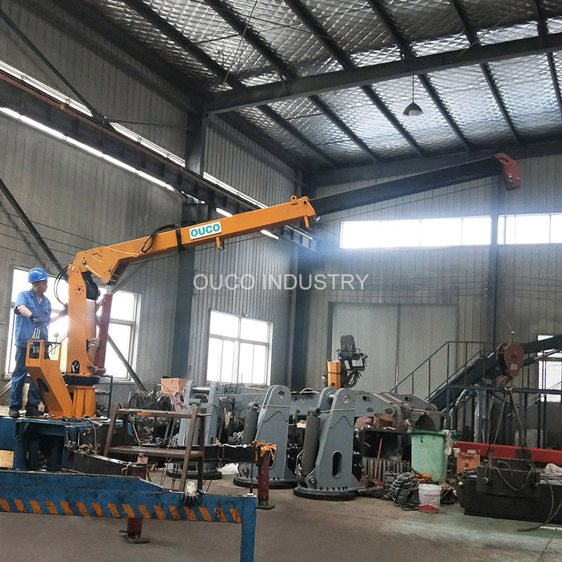 0.6t 5m Hydraulic Pedestal Mouted Small Marine Cranes