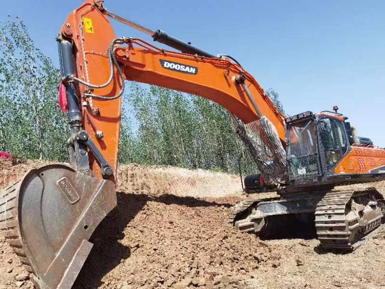 Shanghai 2020 Used Doosan DX520 Excavator 50 Ton Digger with Original Hydraulic Pump