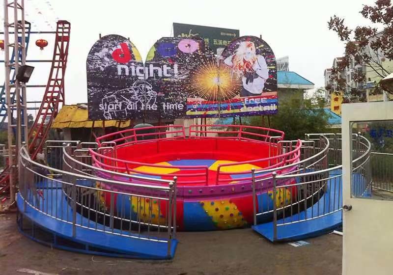 1.9M/S Running Speed Outdoor Swing Chair Ride 5.5M Height With Colored Lights
