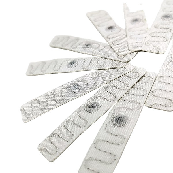 Silicone RFID UHF Laundry Tag For Clothing Management 860 - 960MHZ Frequency