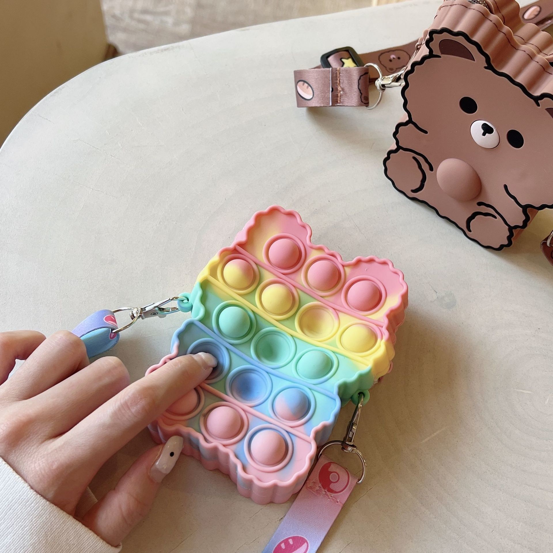 Lightweight BPA Free Silicone Pen And Pencil Box Pop Shoulder Purse Fidget Toys Bag For Girls Corssbody Shoulder Purse