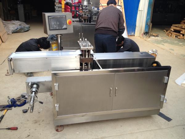 Multifunction Aluminum Plastic Automatic Blister Packing Machine DPP-350A both