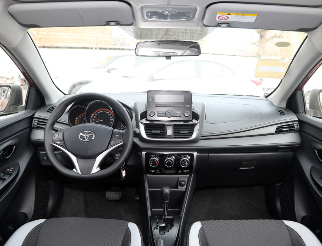 Cheap Toyota YARiS L 2022 X 1.5L CVT 5 Door 5 seats Hatchback Small Car Specialized New/Used EV/Gasoline Car Supplier