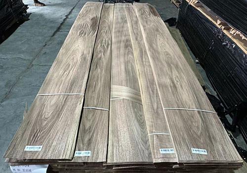 Buy cheap Crown Cut American Walnut Veneer Natural AAA Grade Thick 0.45mm from wholesalers